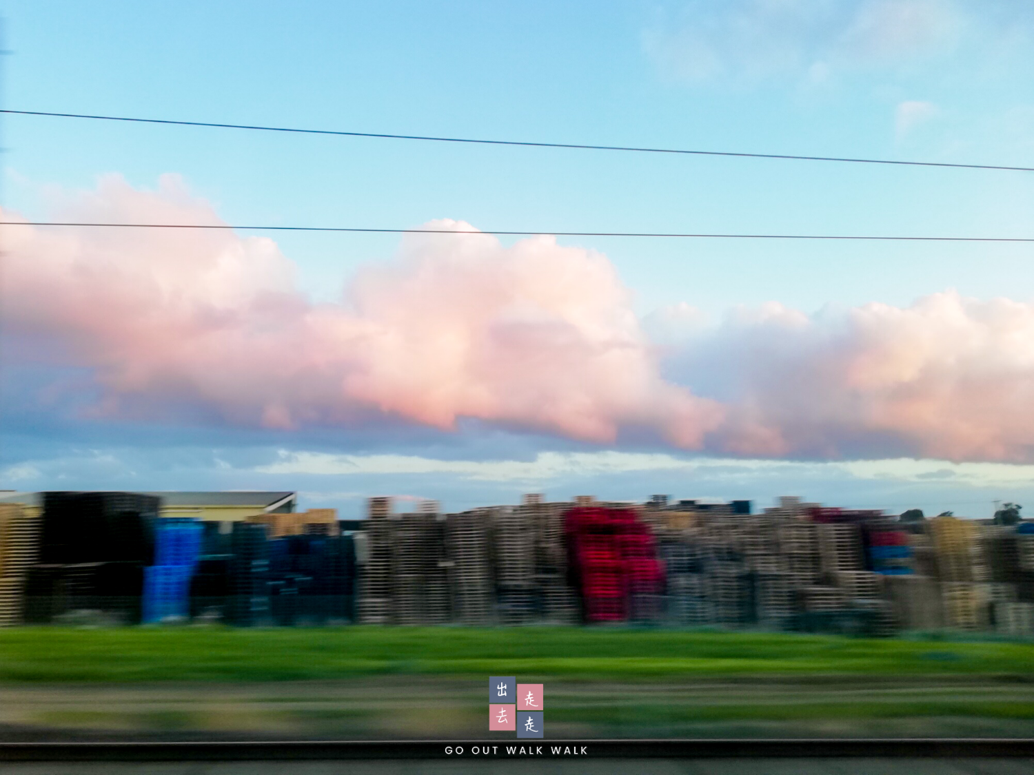 gooutwalkwalk_Australia_cloud