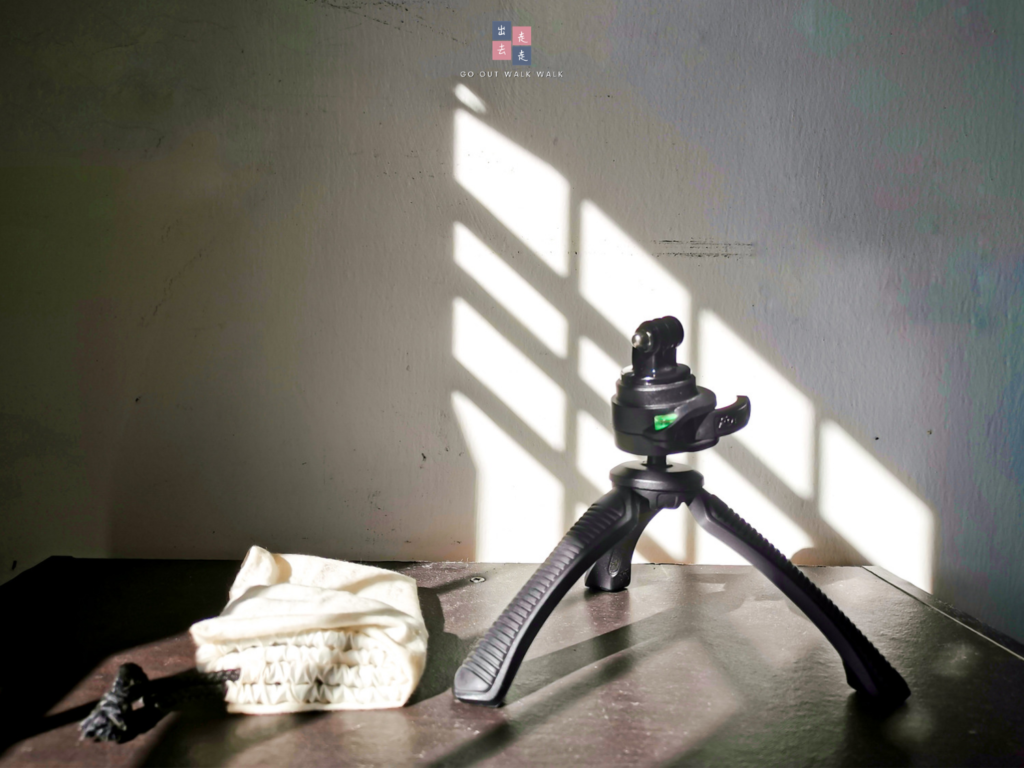 gooutwalkwalk_tabletop_tripod_timelapse