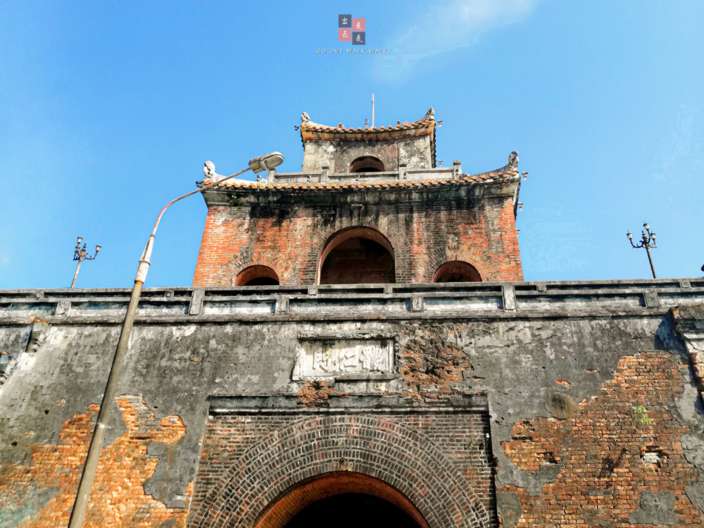 gooutwalkwalk_hue_imperialcity_southentrance