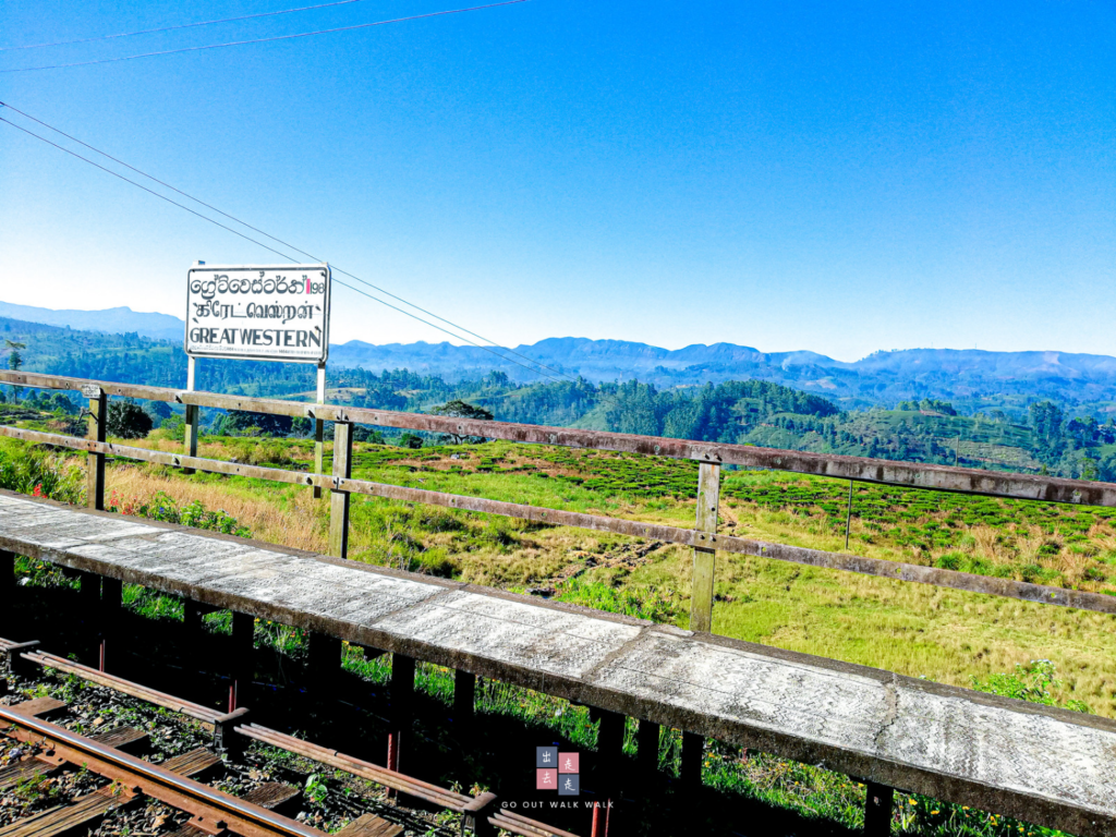 gooutwalkwalk_srilanka_train_scenery