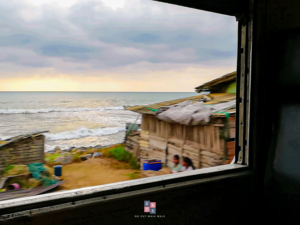 gooutwalkwalk_galle_sea_train_2