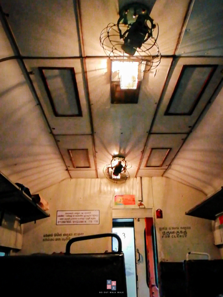 gooutwalkwalk_galle_colombo_train
