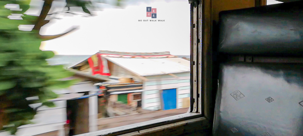 gooutwalkwalkj_sea_train_galle_colombo