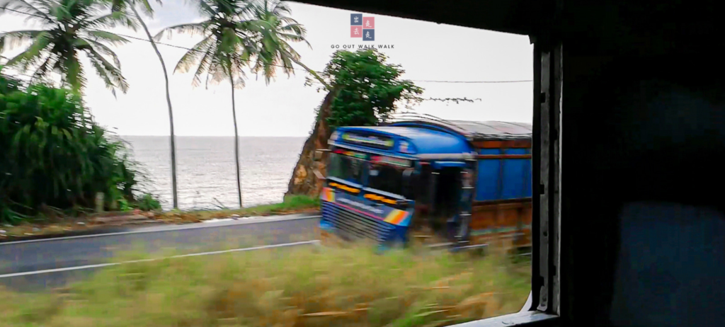 gooutwalkwalk_galle_sea_train_5